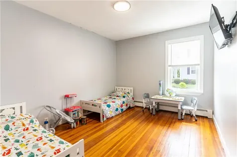 131 Roma Street East Providence RI 02914