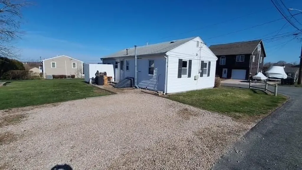 2 Robertson Road Narragansett RI 02882
