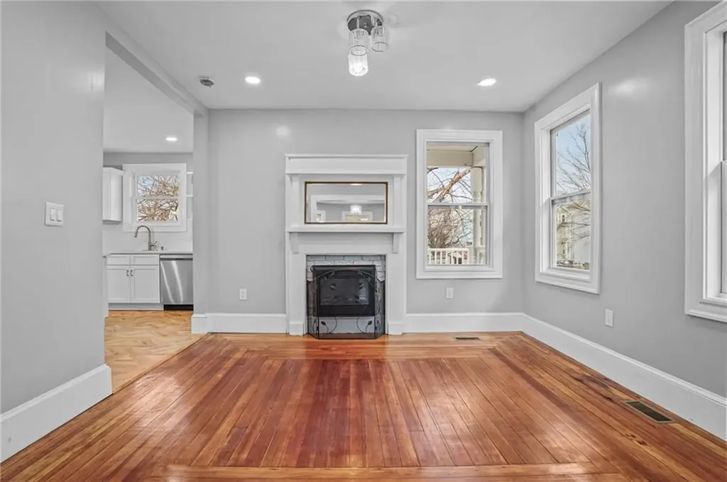 141 Briggs Street Providence RI 02905