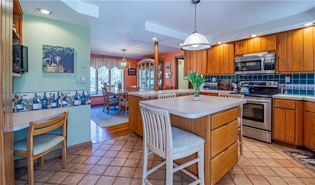 282 Byron Randall Road Scituate RI 02857