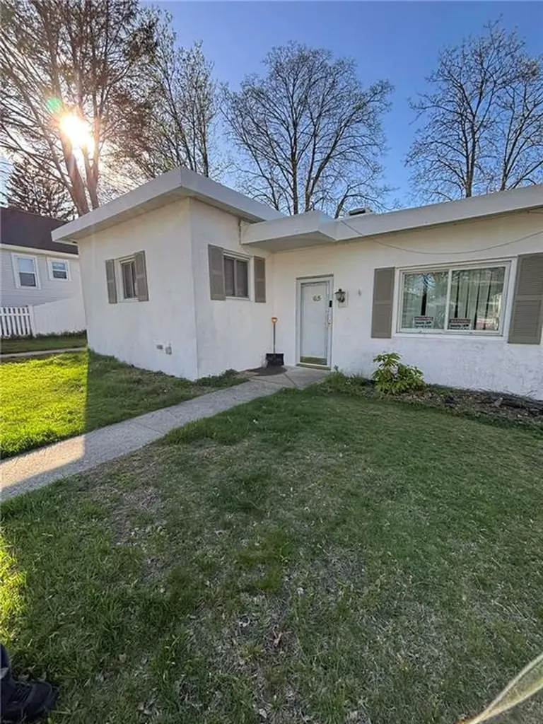 65 Hillcrest Avenue Pawtucket RI 02860