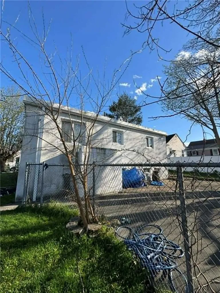 65 Hillcrest Avenue Pawtucket RI 02860