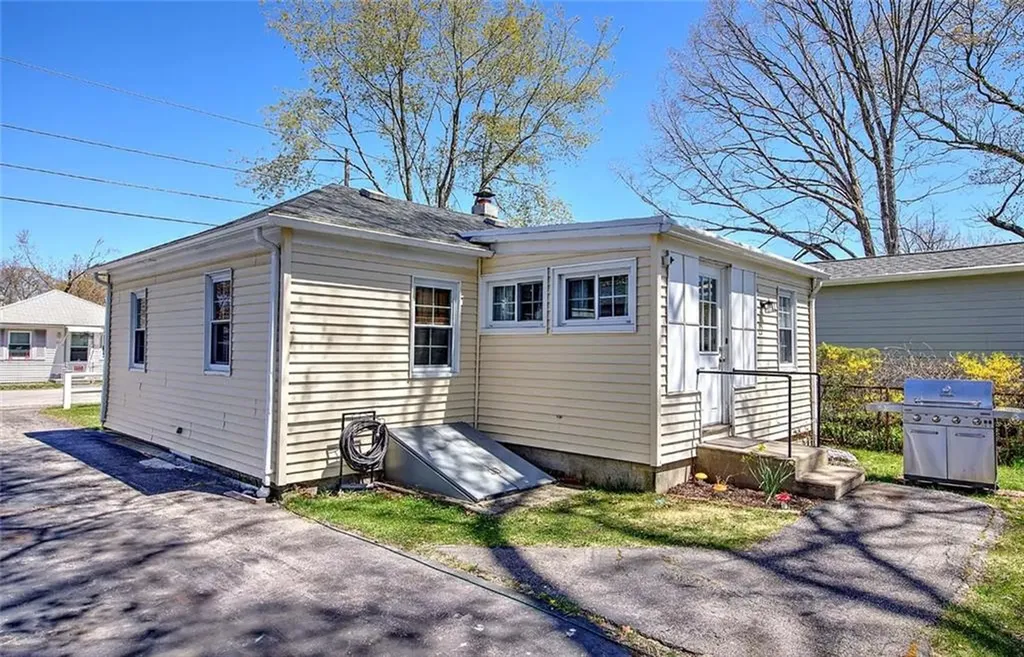 40 Northup Street Warwick RI 02889