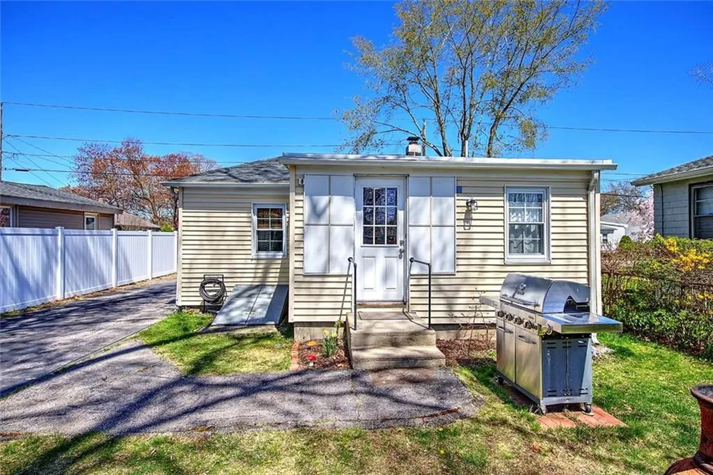 40 Northup Street Warwick RI 02889
