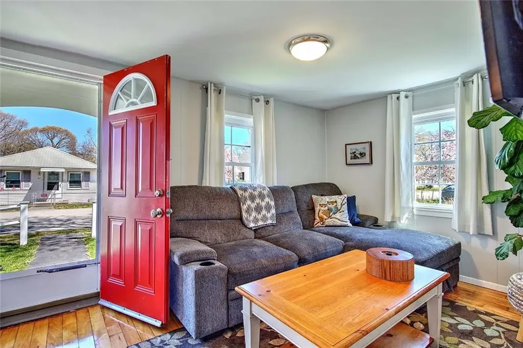 40 Northup Street Warwick RI 02889