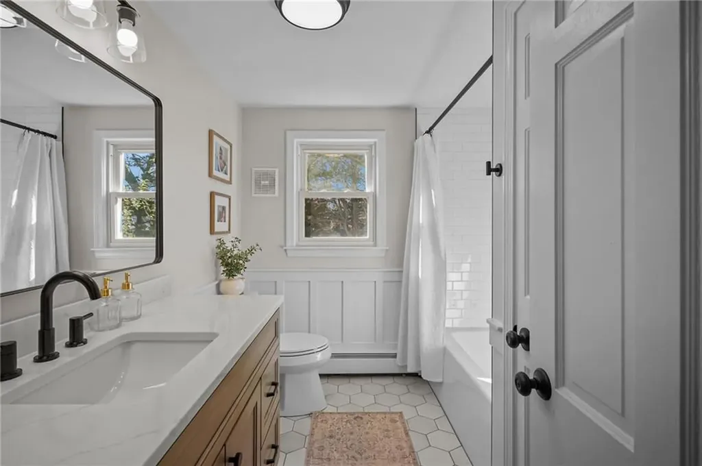 38 Angela Avenue Cranston RI 02921