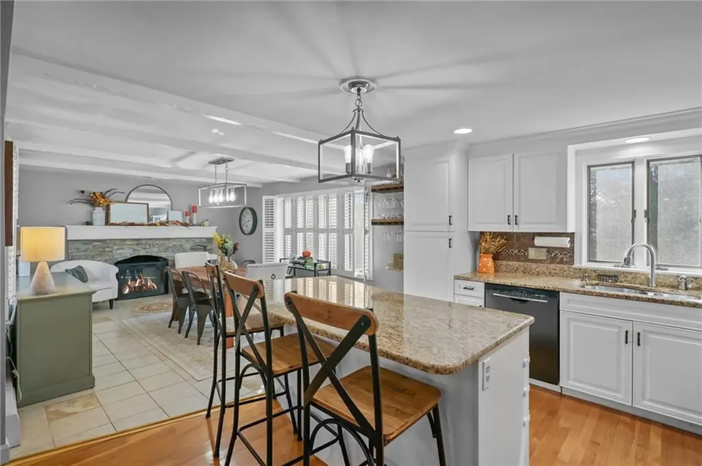 38 Angela Avenue Cranston RI 02921