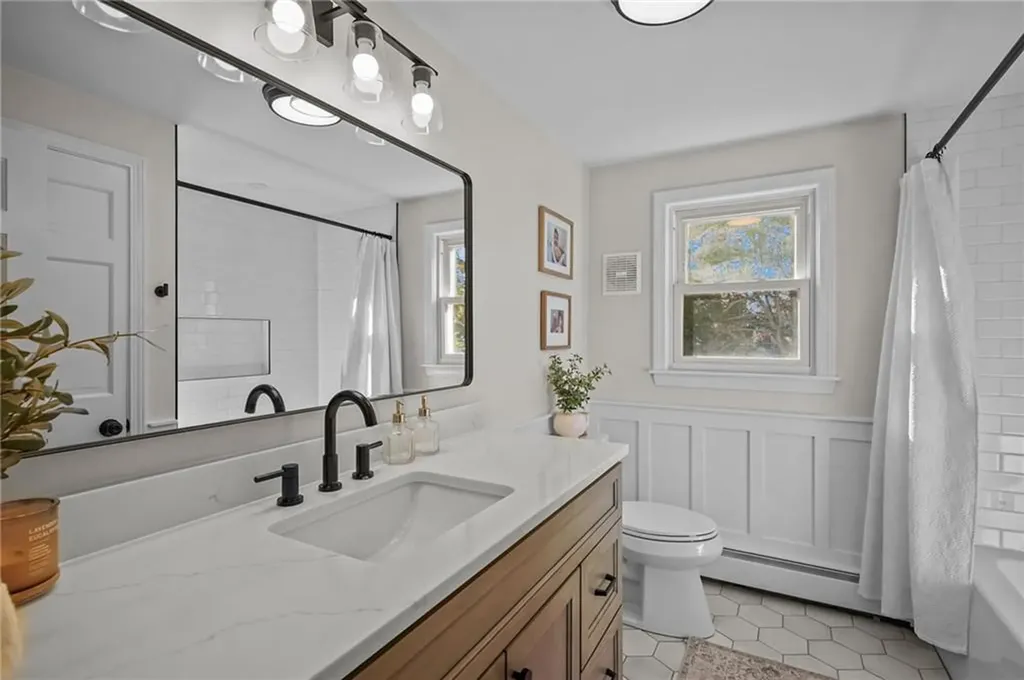 38 Angela Avenue Cranston RI 02921