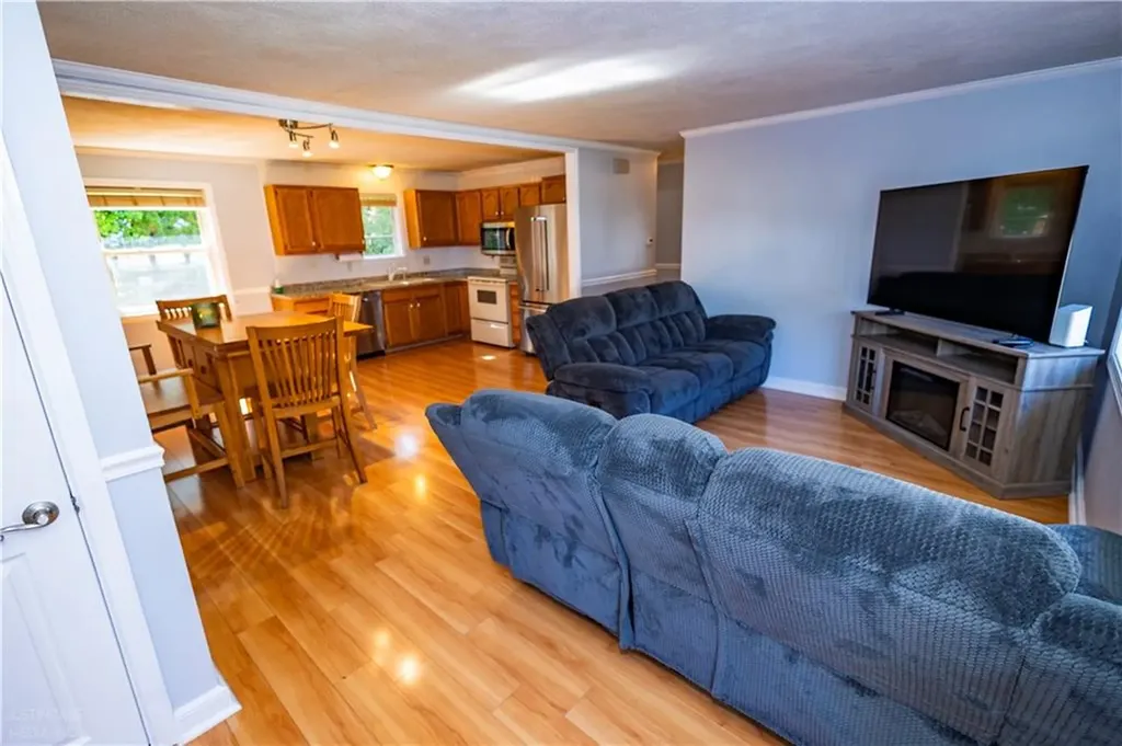7 Plymouth Road North Providence RI 02904