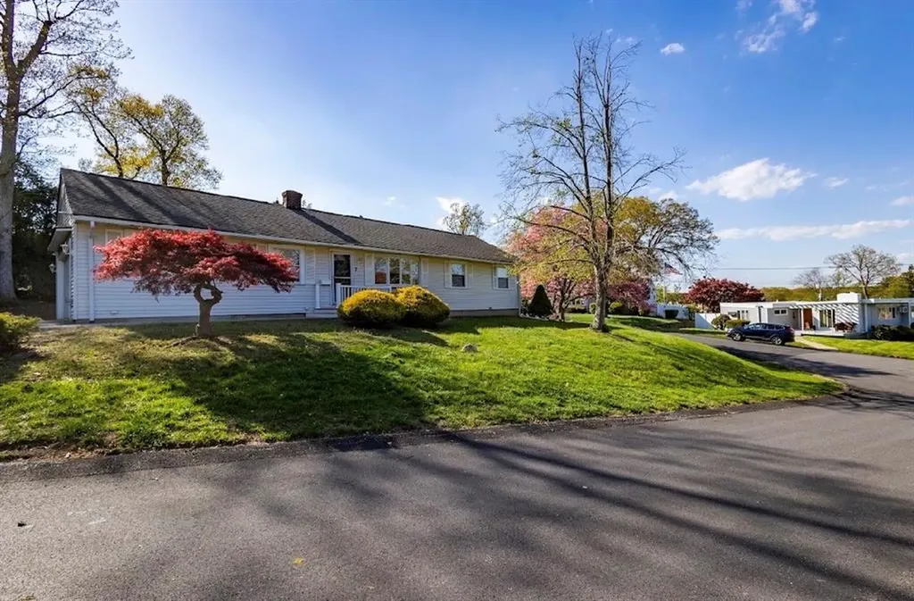 7 Plymouth Road North Providence RI 02904