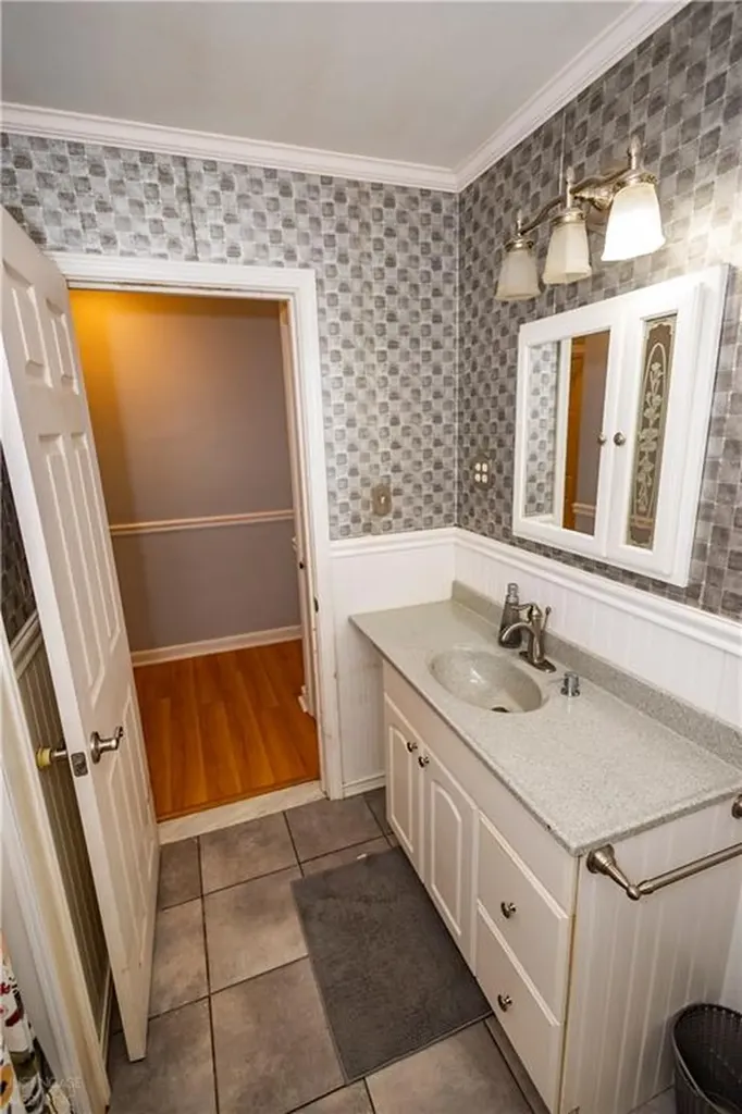 7 Plymouth Road North Providence RI 02904