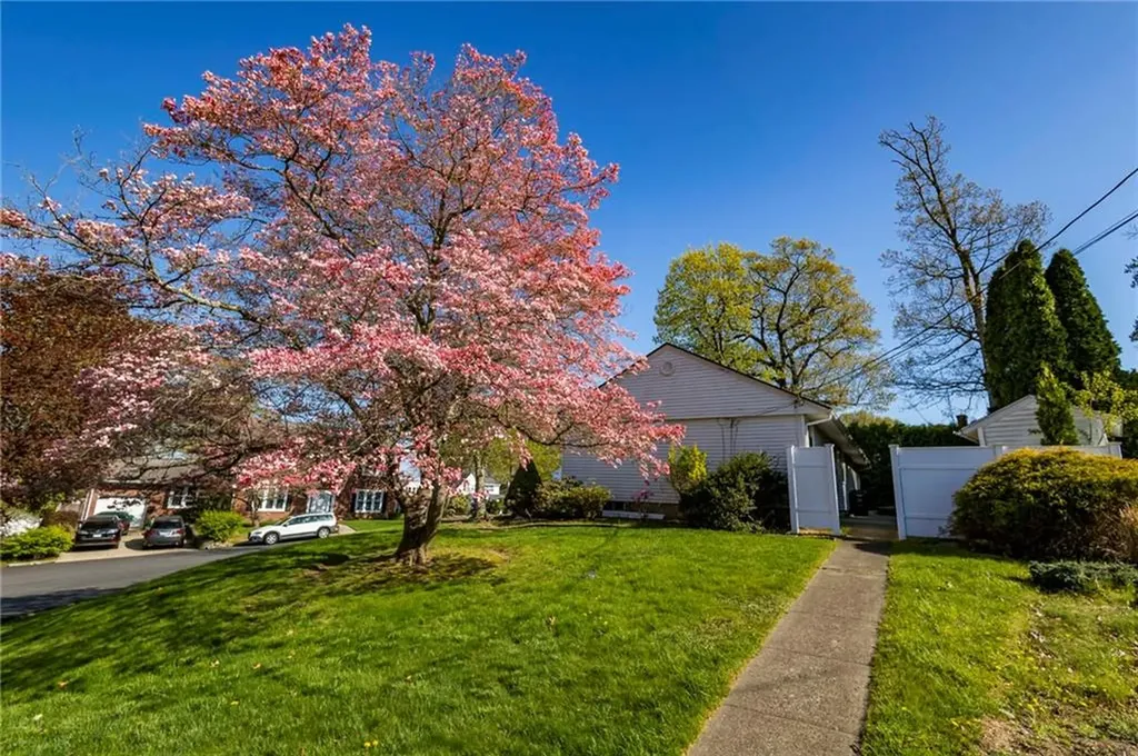 7 Plymouth Road North Providence RI 02904