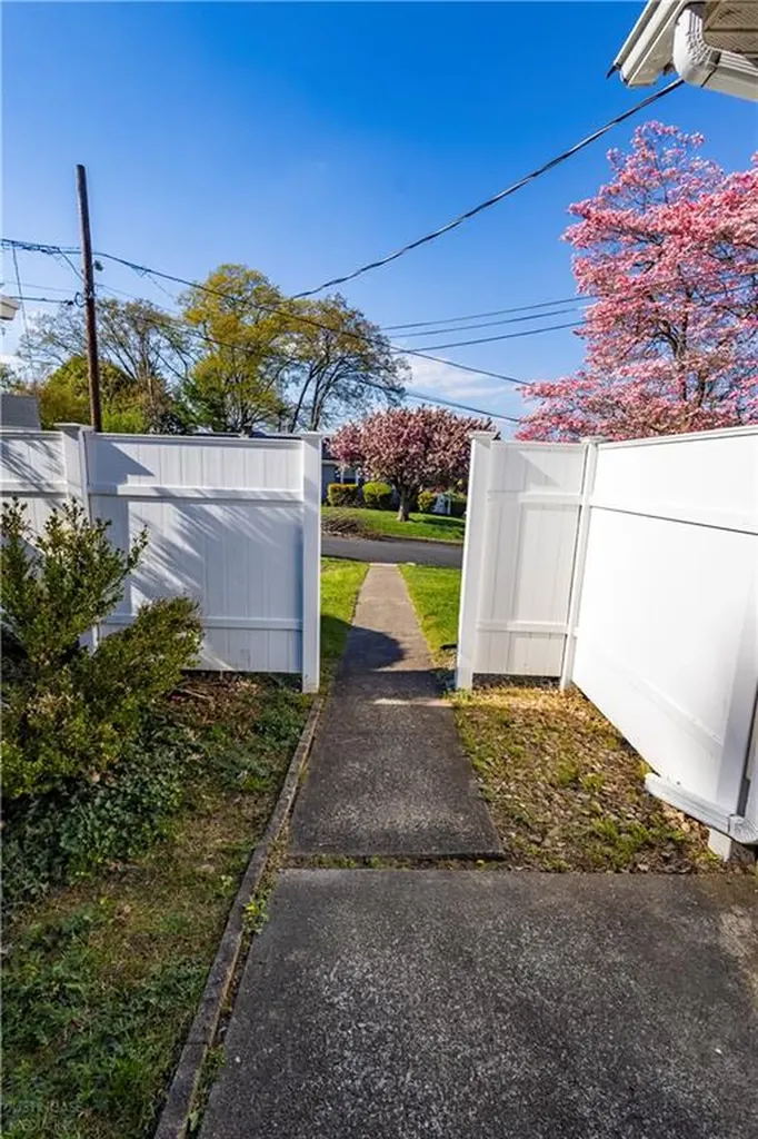 7 Plymouth Road North Providence RI 02904