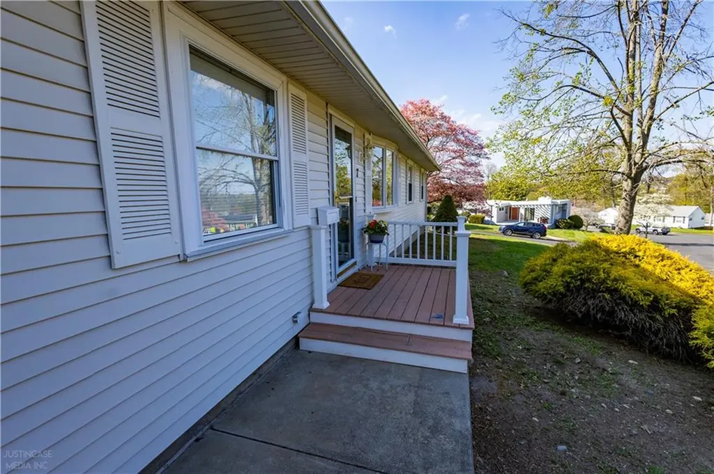 7 Plymouth Road North Providence RI 02904