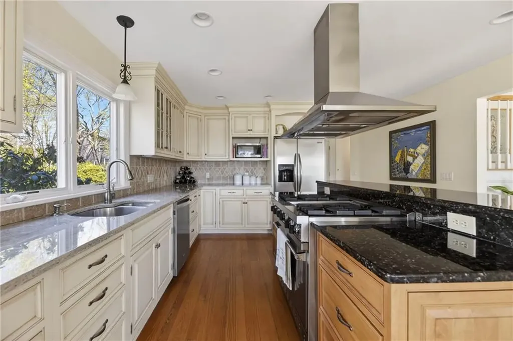 38 Pierce Avenue Jamestown RI 02835