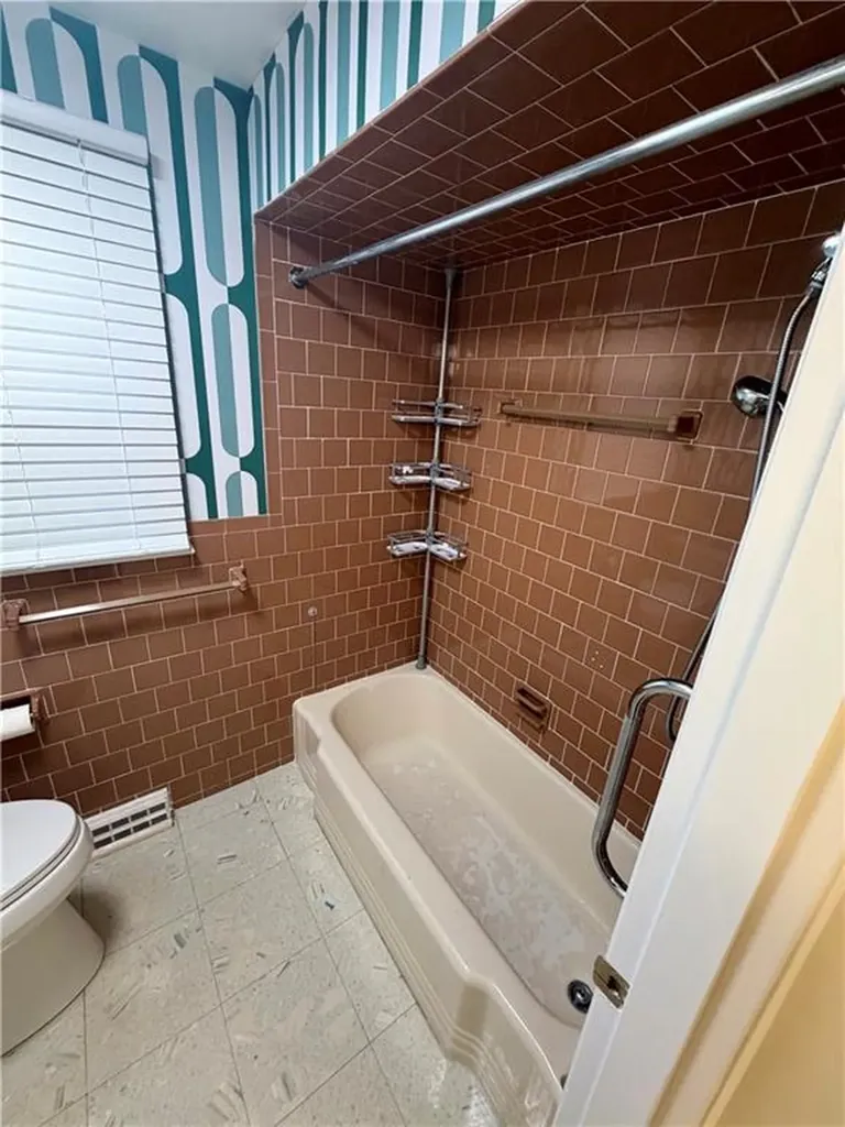 3 Wood Road Middletown RI 02842