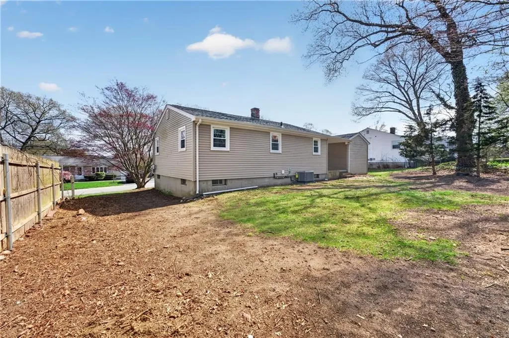 45 Winthrop Road Warwick RI 02888