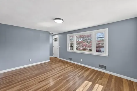 45 Winthrop Road Warwick RI 02888