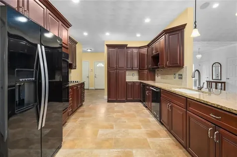 136 Rome Court Cranston RI 02921