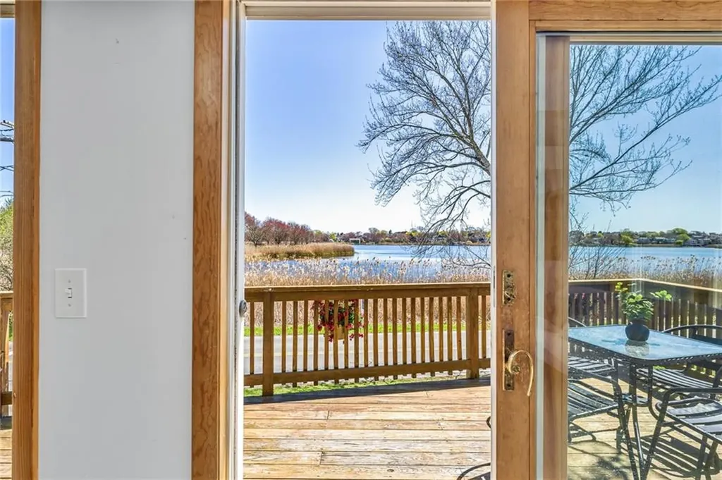 91 Bonnet Point Road Narragansett RI 02882