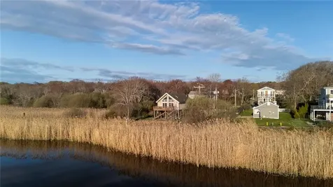 91 Bonnet Point Road Narragansett RI 02882