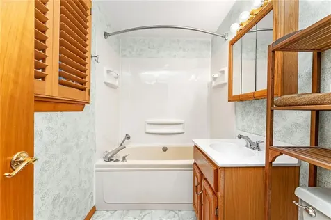 91 Bonnet Point Road Narragansett RI 02882