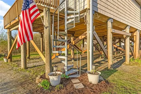 91 Bonnet Point Road Narragansett RI 02882