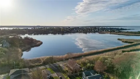 91 Bonnet Point Road Narragansett RI 02882