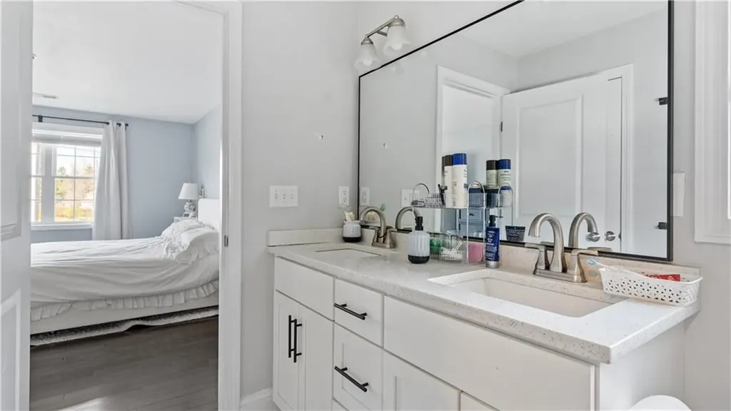 488 Long Street Warwick RI 02886