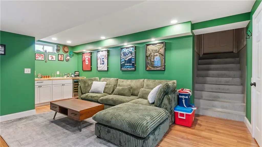 488 Long Street Warwick RI 02886