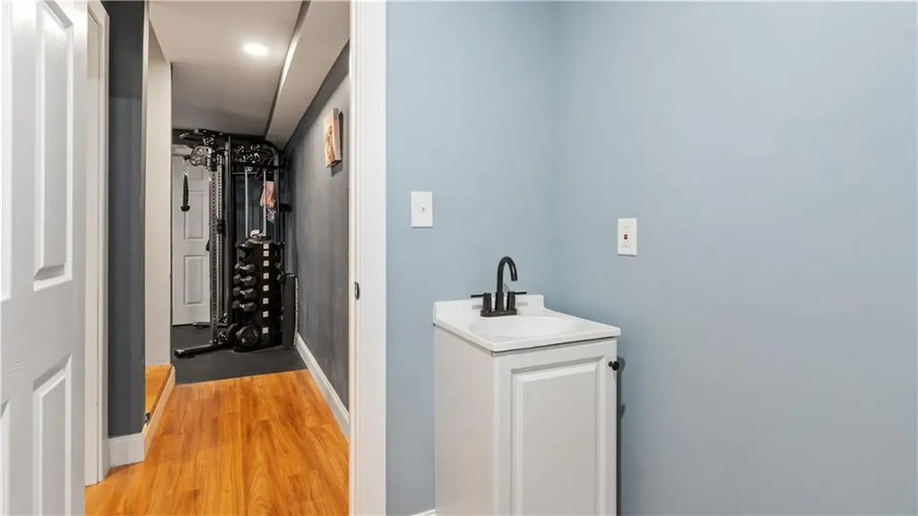 488 Long Street Warwick RI 02886