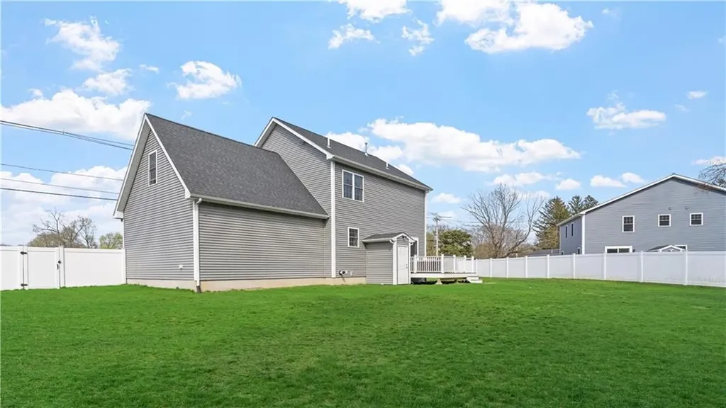 488 Long Street Warwick RI 02886