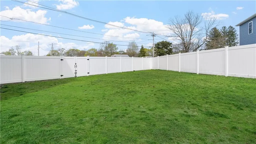 488 Long Street Warwick RI 02886