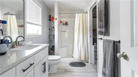 488 Long Street Warwick RI 02886