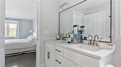 488 Long Street Warwick RI 02886