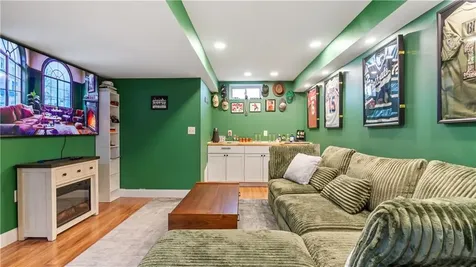 488 Long Street Warwick RI 02886