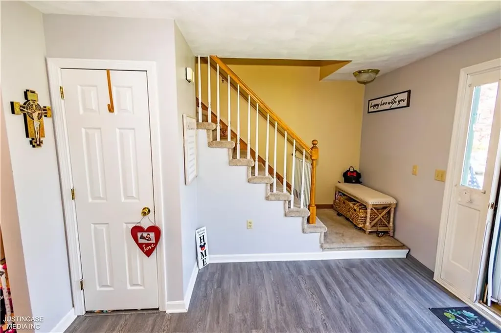 61 Ravena Avenue East Providence RI 02915