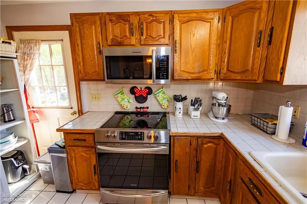 61 Ravena Avenue East Providence RI 02915