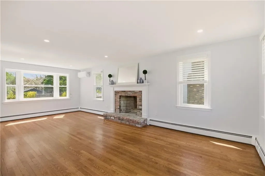 349 Sowams Road Barrington RI 02806