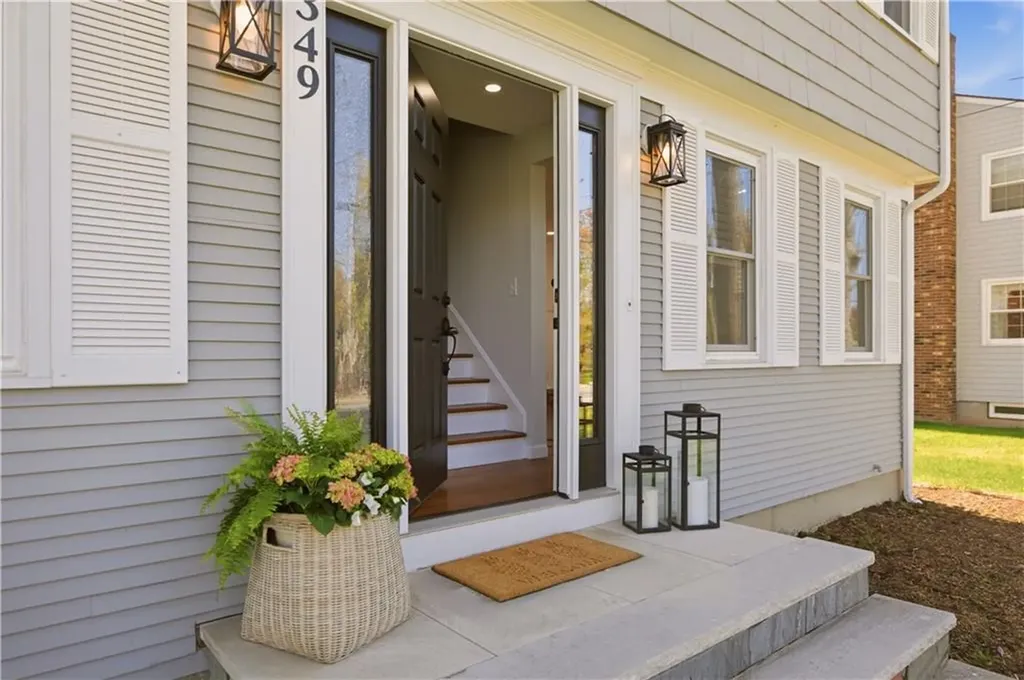 349 Sowams Road Barrington RI 02806