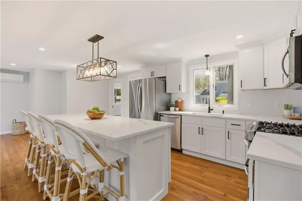 349 Sowams Road Barrington RI 02806