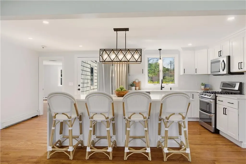 349 Sowams Road Barrington RI 02806