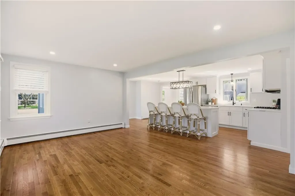 349 Sowams Road Barrington RI 02806