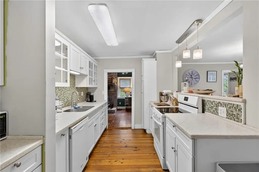 6 North Road Foster RI 02825