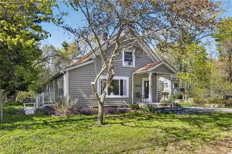 6 North Road Foster RI 02825