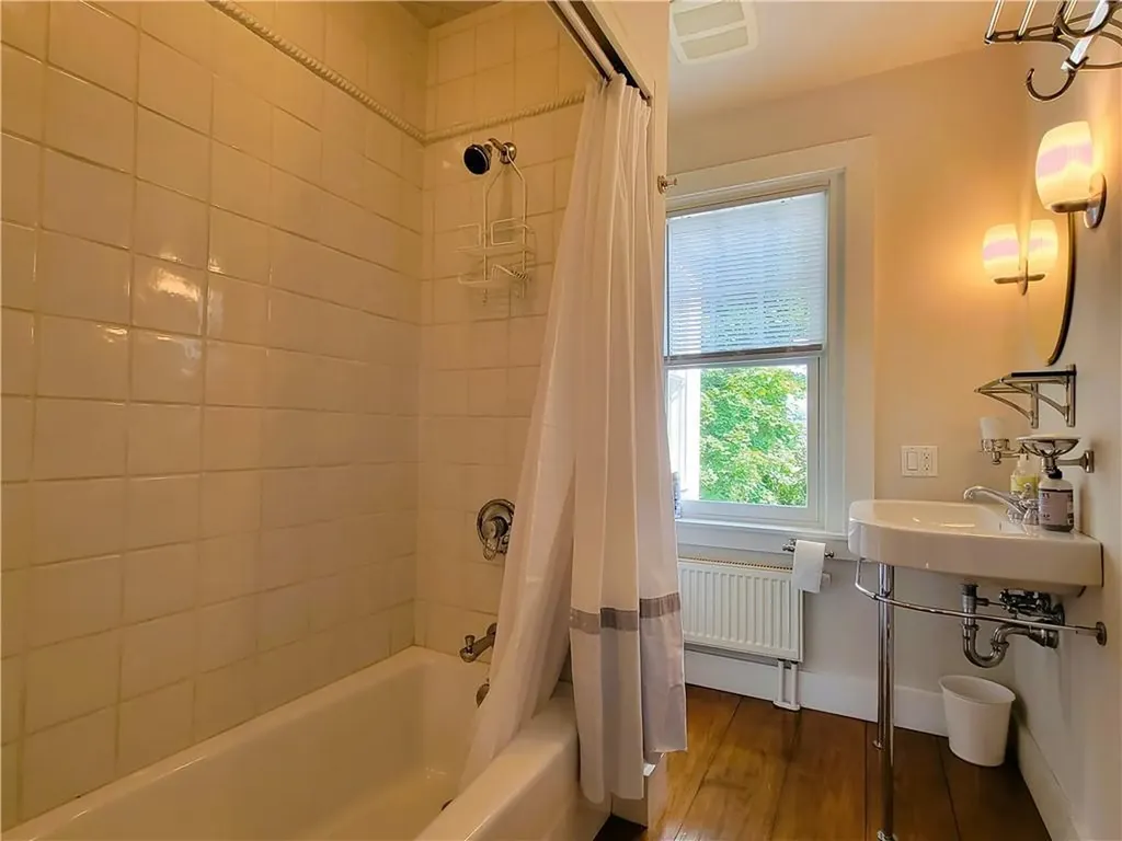 60 Prairie Avenue Newport RI 02840