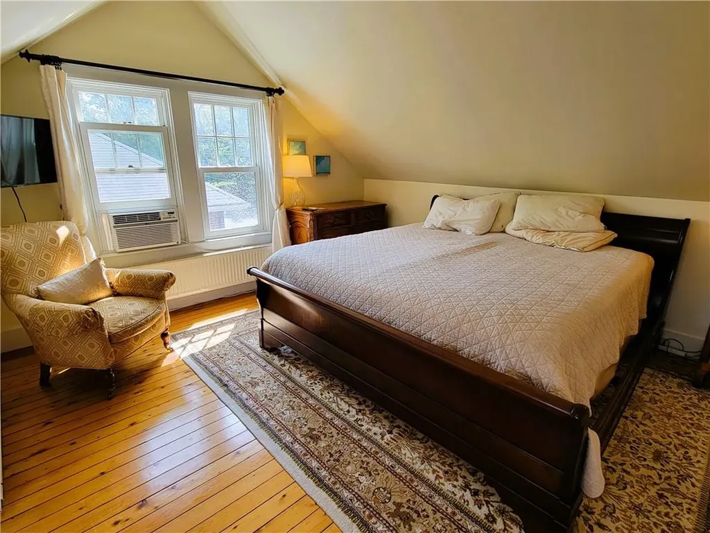 60 Prairie Avenue Newport RI 02840