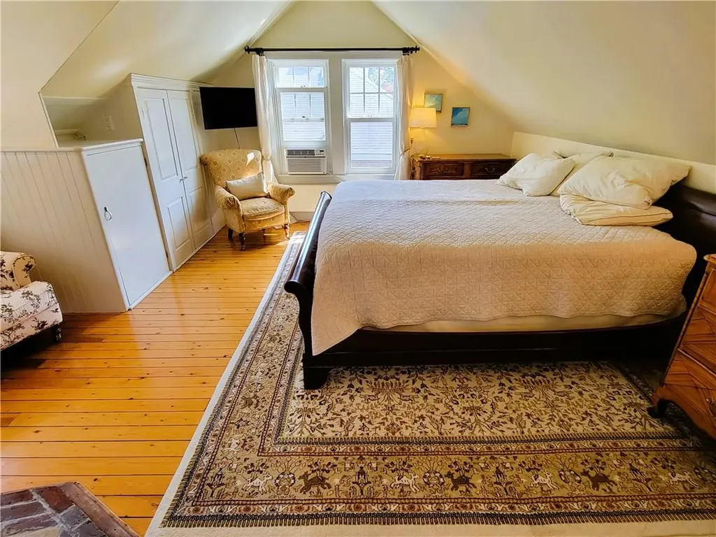 60 Prairie Avenue Newport RI 02840