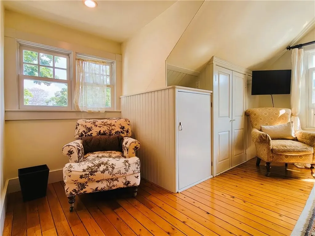 60 Prairie Avenue Newport RI 02840