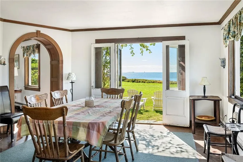 8 Taylor's Lane N Little Compton RI 02837